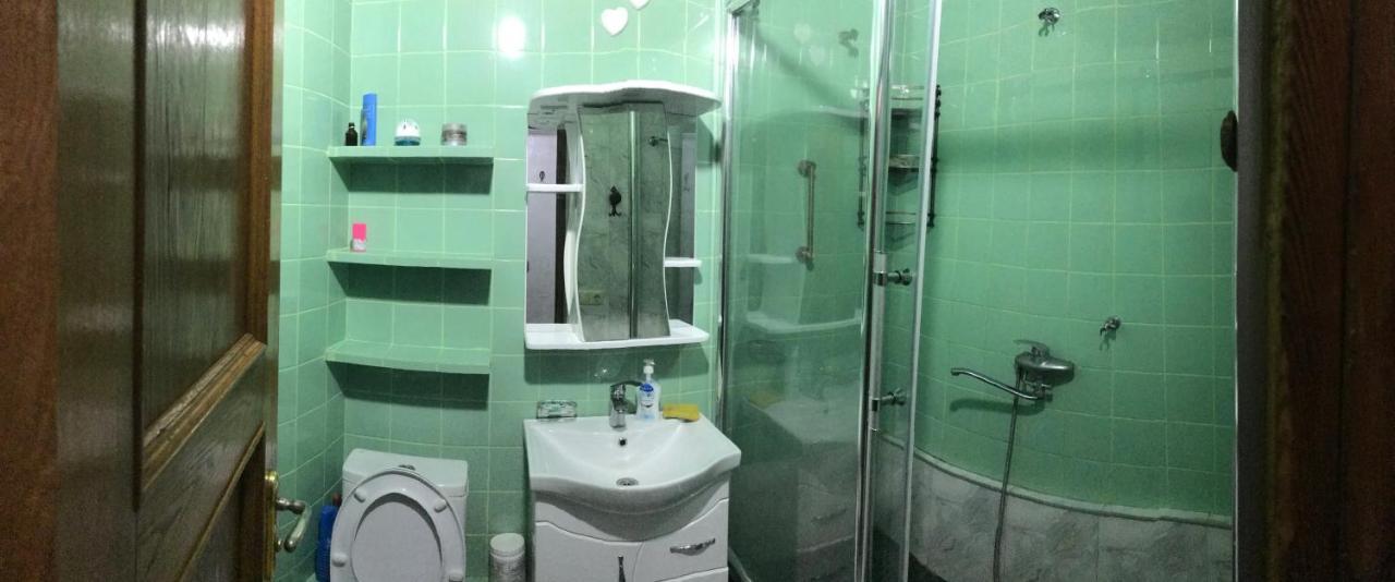 Apartment Ge Zvezda Batumi Exterior foto
