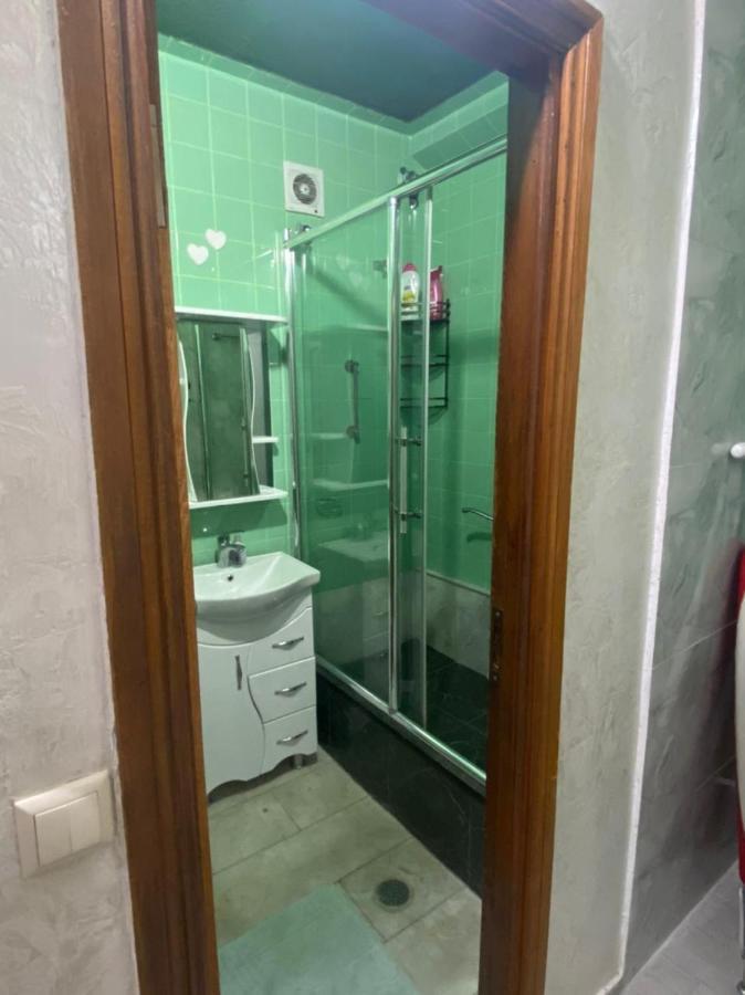 Apartment Ge Zvezda Batumi Exterior foto