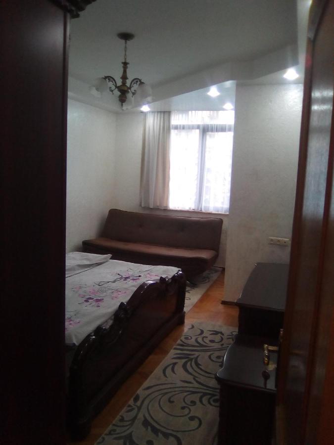 Apartment Ge Zvezda Batumi Exterior foto
