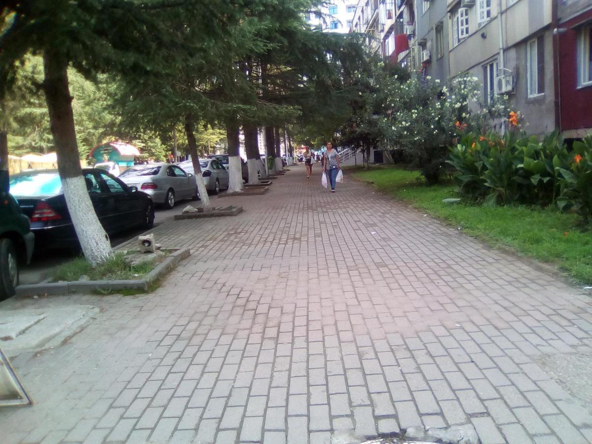 Apartment Ge Zvezda Batumi Exterior foto